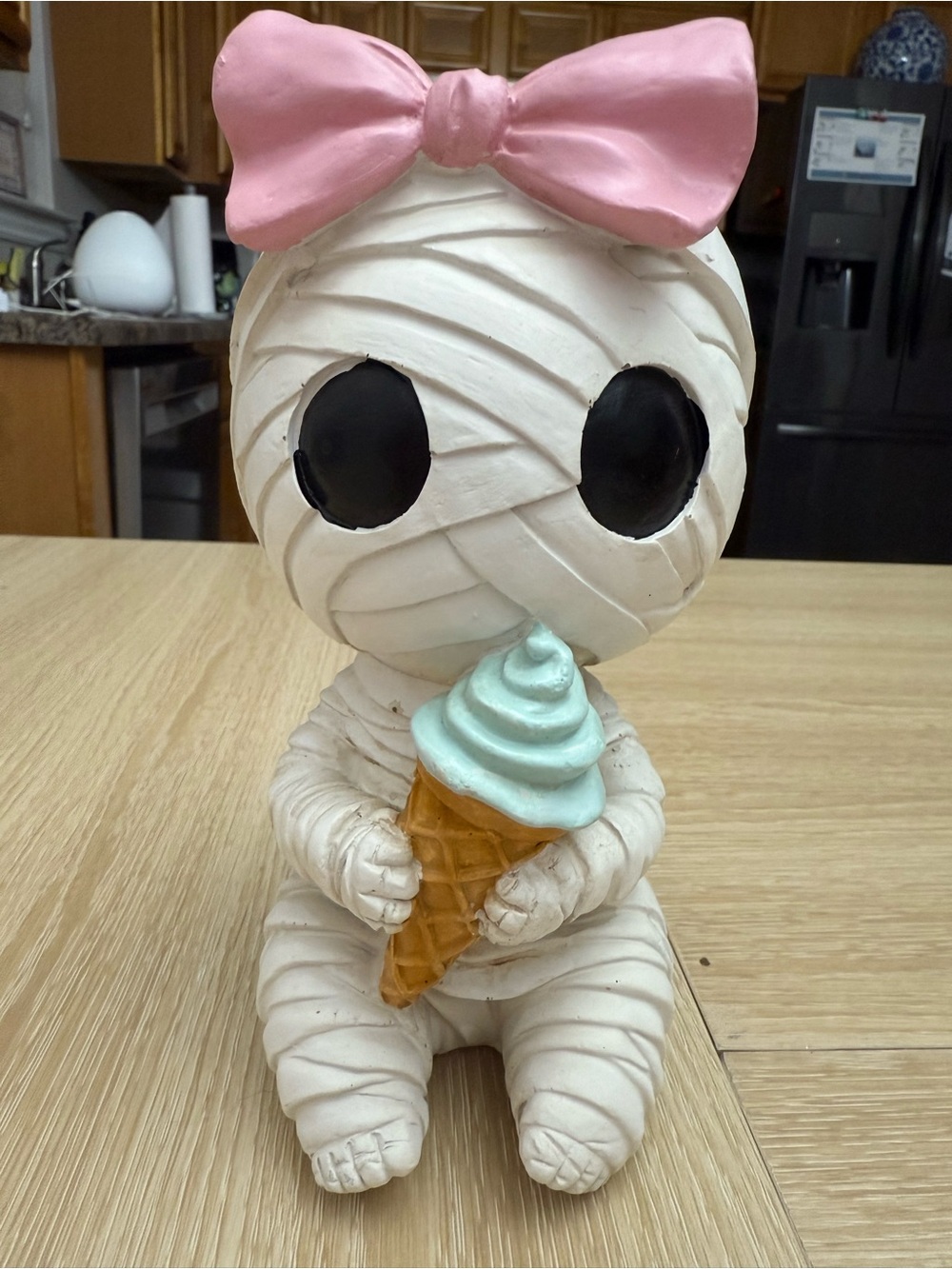 Mummy girl decor